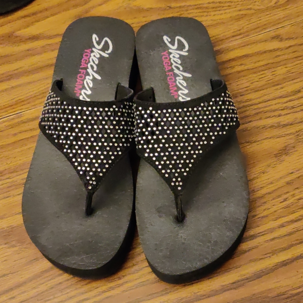 Skechers yoga sandals